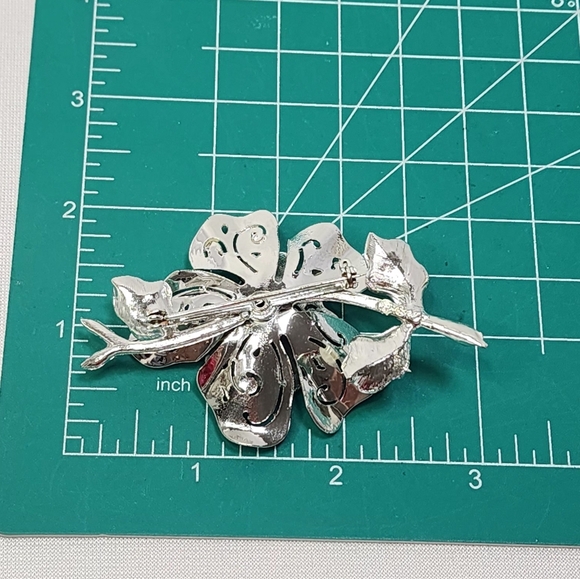 Vintage Signed Coro Silvertone Polished and Matte Tone Floral Brooch Pin - Picture 9 of 10